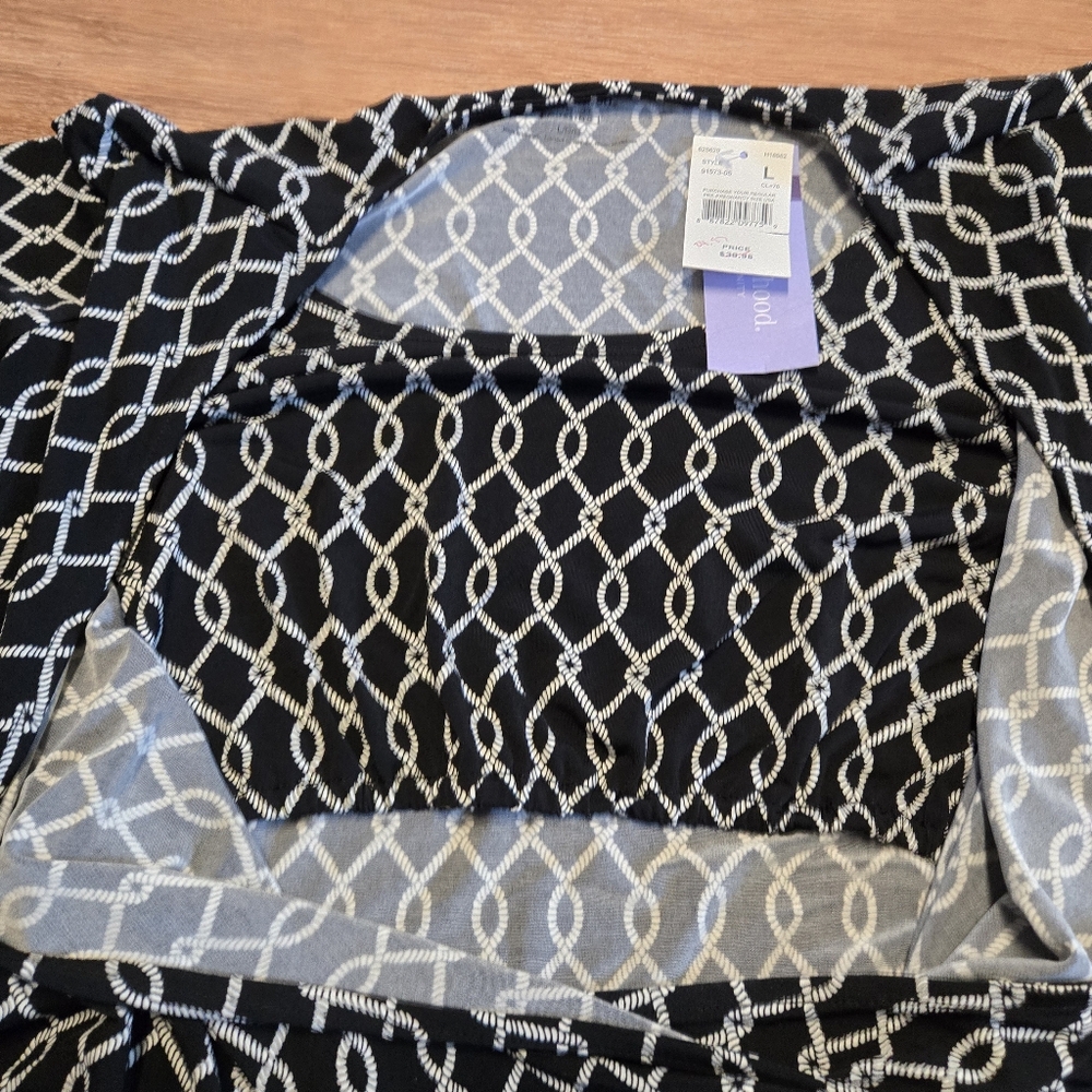 Motherhood Maternity Black and White Women's Nursing Top - Picture 6 of 6